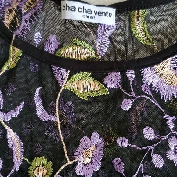 CHA CHA VENTE black top with embroidery detailing - Picture 3 of 4